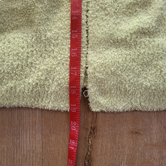 2 Piece Lime Green Fuzzy Shorts & Cardigan Set Size Small - Picture 4 of 9